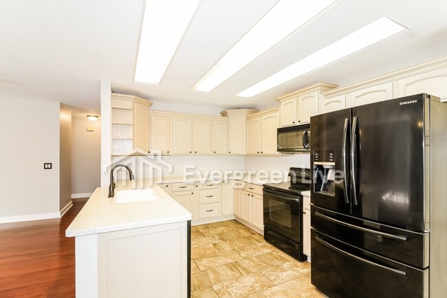 Building Photo - 2020 Sunflower St