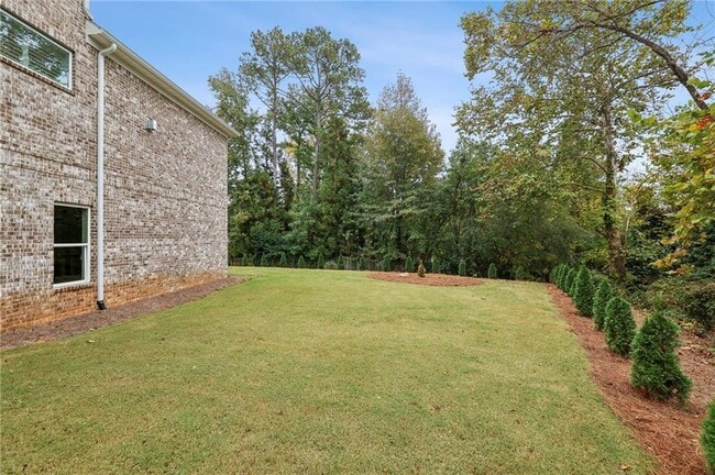 Building Photo - 3750 Robinson Rd NE