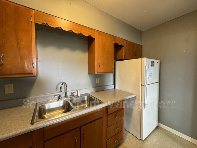 Building Photo - 7608 Bluffton Rd