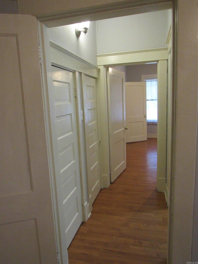 Building Photo - 405 E Main St