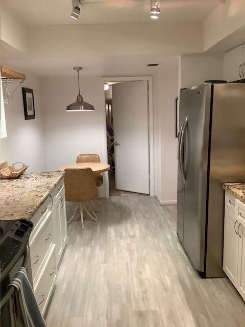 Building Photo - 450 Egret Cir