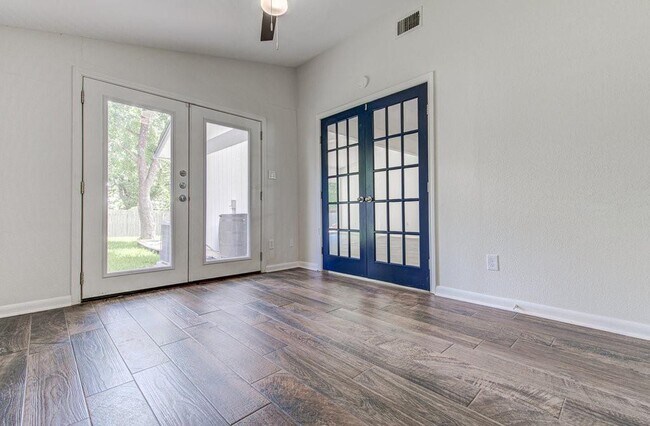Building Photo - 1406 Thornridge Rd