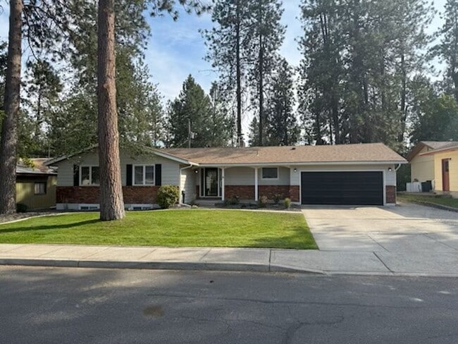 Primary Photo - Stunning Home!! 5 Bed, 3 Bath fully renovated