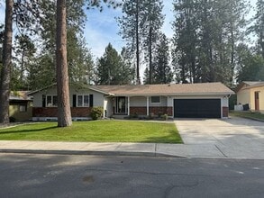 Building Photo - Stunning Home!! 5 Bed, 3 Bath fully renovated