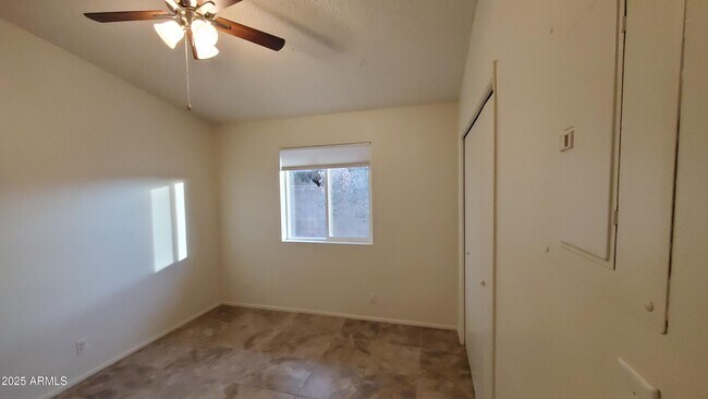 Building Photo - 6245 E Glencove Cir