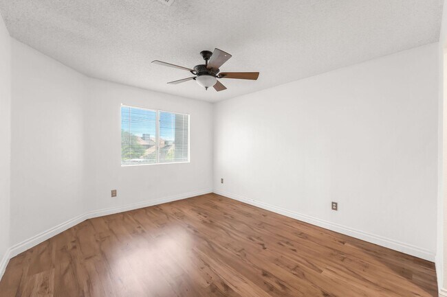 Building Photo - 6859 Tamarus St