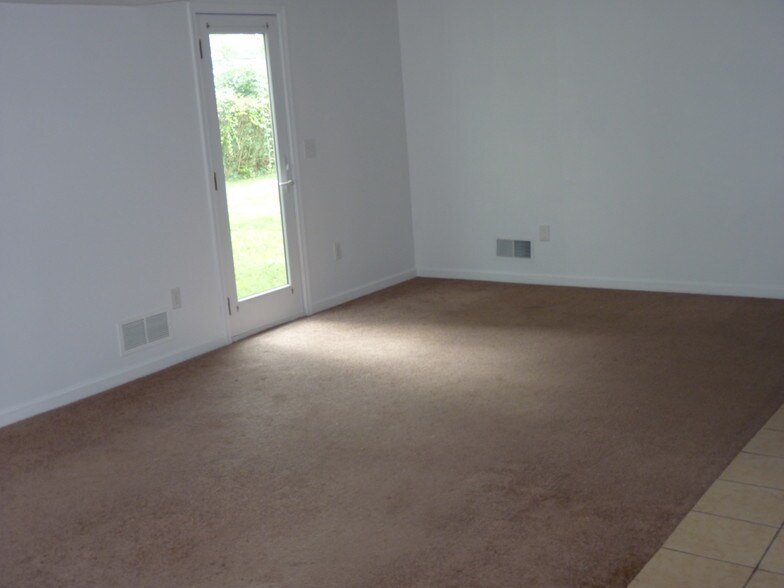 Building Photo - 1171 Wilson Ave