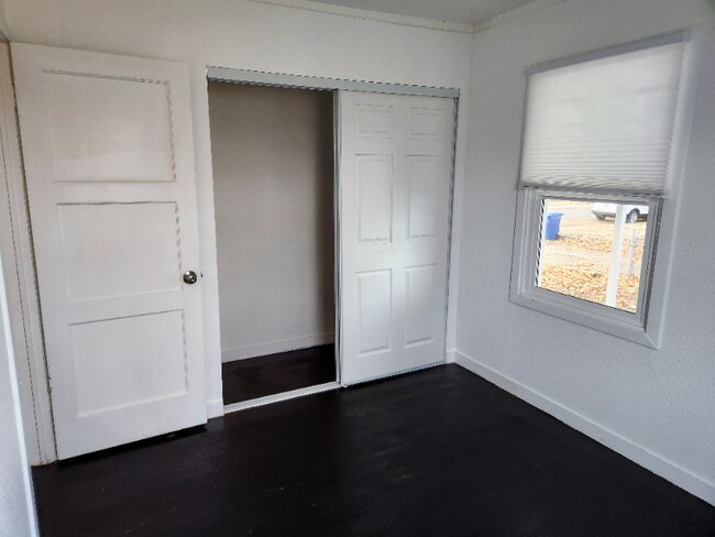 Building Photo - 320 Cullum Ave