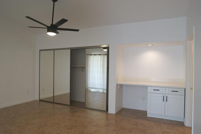 Building Photo - 43917 Cll Las Brisas W