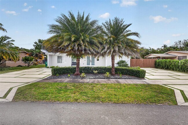 Building Photo - 4865 SW 94th Ave