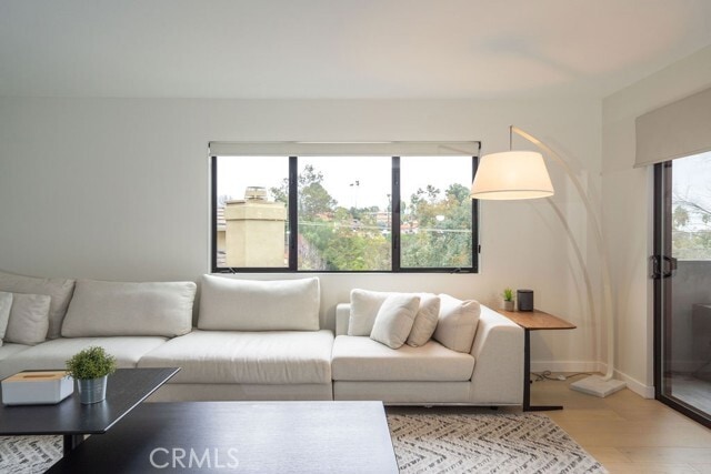 Building Photo - 288 St Albans Ave