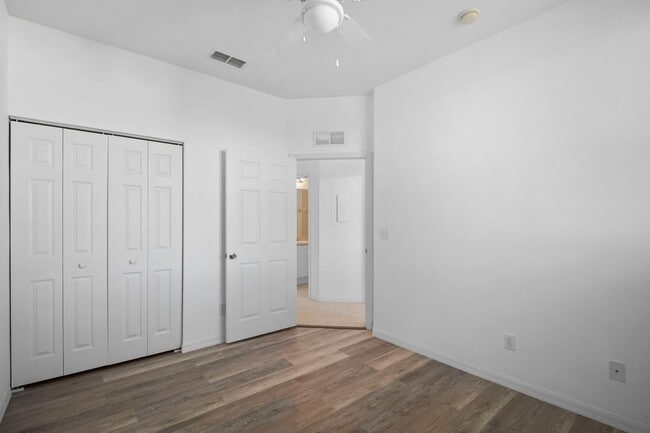 Building Photo - Beautiful 3-bedroom, 2-bathroom in Gated community located in Fort Myers