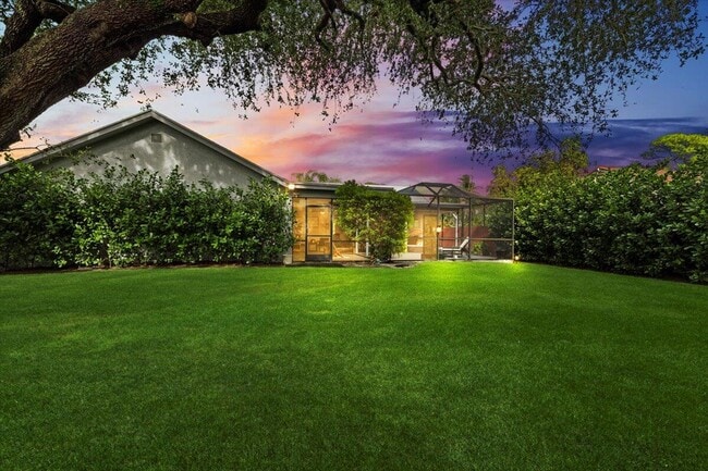 Building Photo - 5136 Beechwood Rd