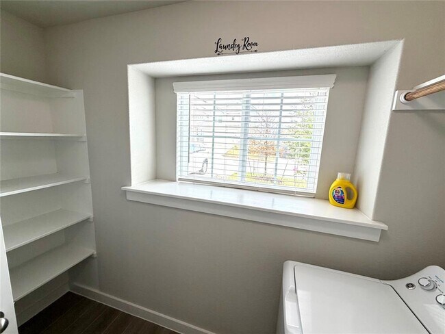 Building Photo - 159 Appleberry Ln