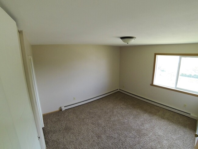 Bedroom - Stanford Manor