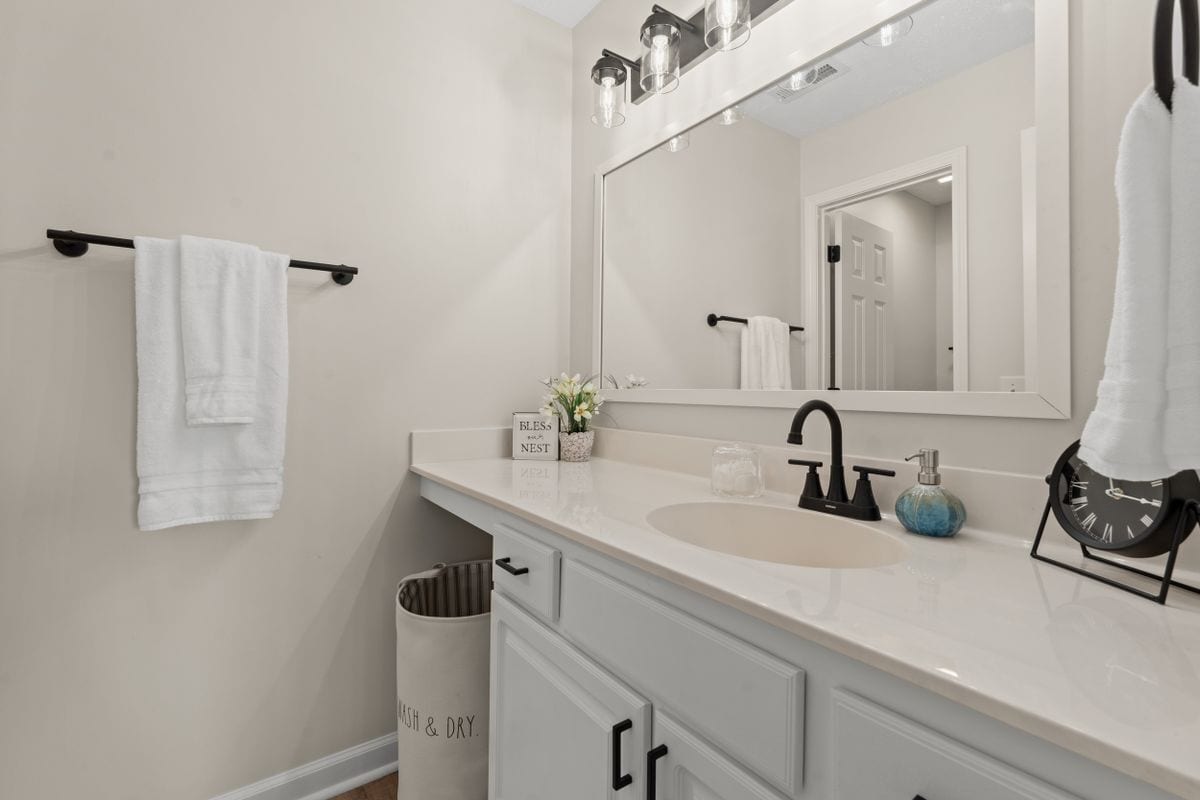 Building Photo - 412 Pinehurst Ln