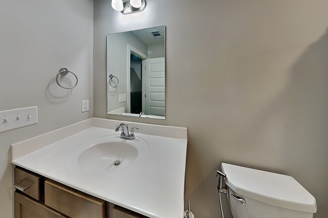 Building Photo - 1121 Camellia Ridge Dr