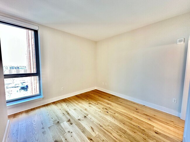 Building Photo - MOVE -IN SPECIAL! Luxury 2 Bedroom, 2.5 ba...