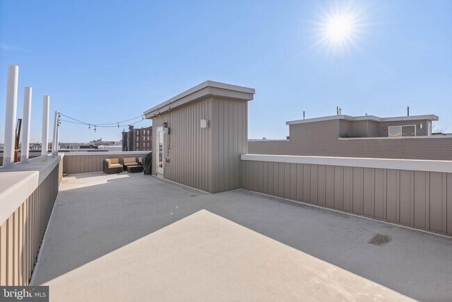 Building Photo - 1753 N Marshall St