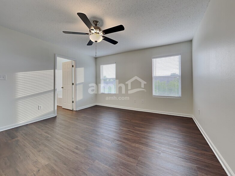 Building Photo - 15511 Sandlands Cir