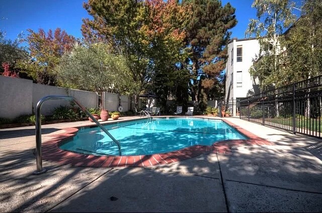 Pool - 707 Bryant St