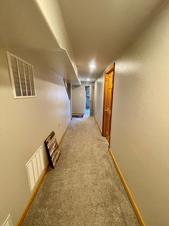 Building Photo - Furnished 3 bedroom/2bath close to Garden ...