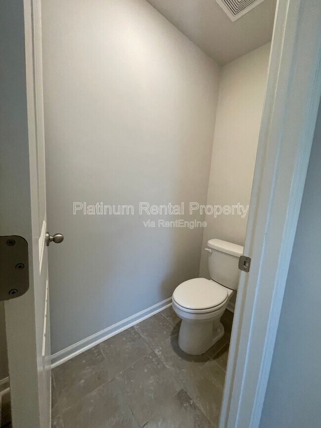 Building Photo - 1616 Chancery Ln