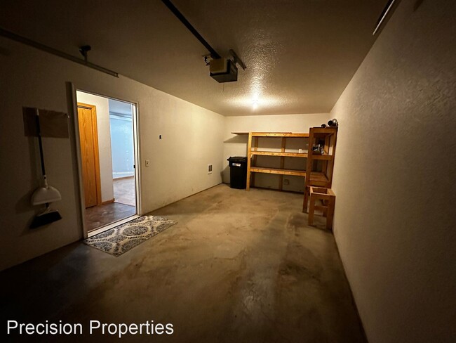 Building Photo - 2 br, 1 bath House - 734 S. 34th Street