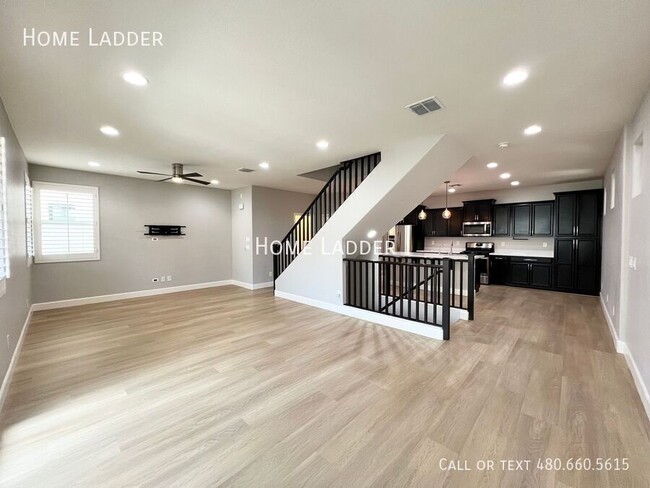 Building Photo - 7055 W Jasper Dr