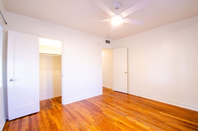 Building Photo - Iconic Sam Hughes Bungalow! Steps away from University of Arizona Main Campus!