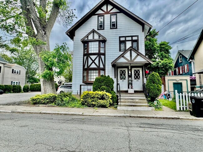 Primary Photo - 23-25 Foster St