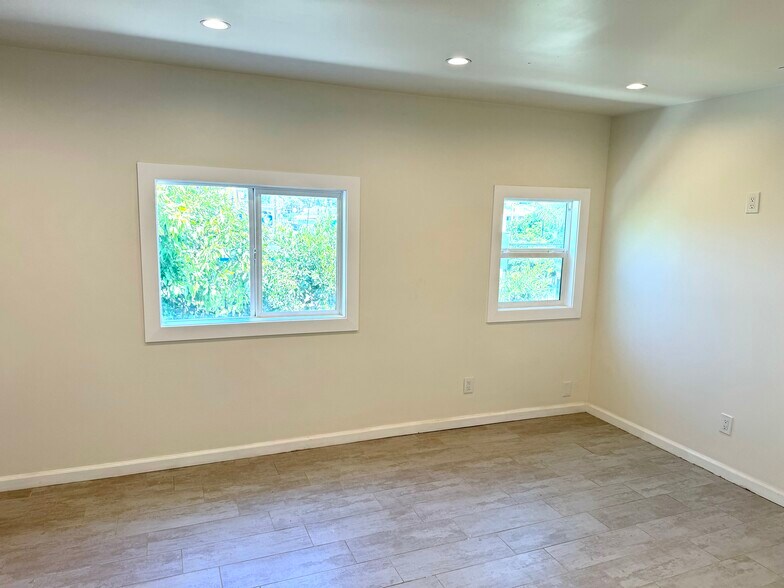 Building Photo - 315 N Alvarado St