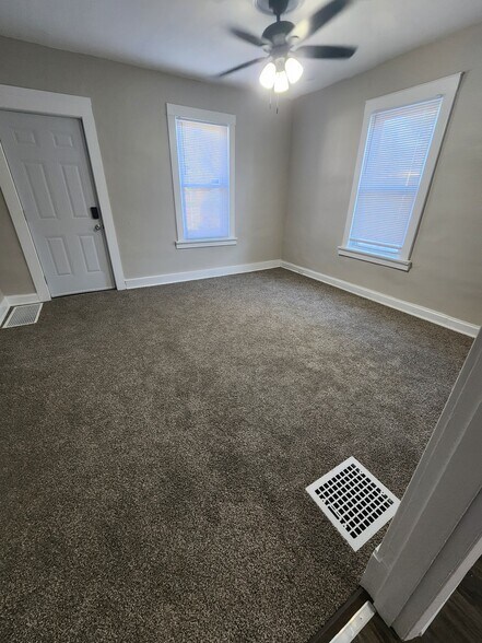 Building Photo - 233 Redmond Ave