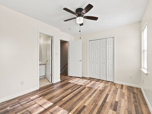Building Photo - 107 Spring Meadow Cir