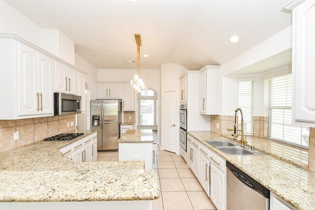 Building Photo - 10206 Hahns Peak Dr