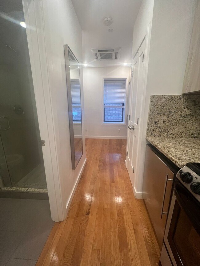 Building Photo - CHELSEA/BOSTON NO BROKER OR RENTAL FEES !!...