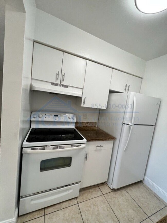 Interior Photo - 75 SW 10th St Ft. Lauderdale, FL 33315