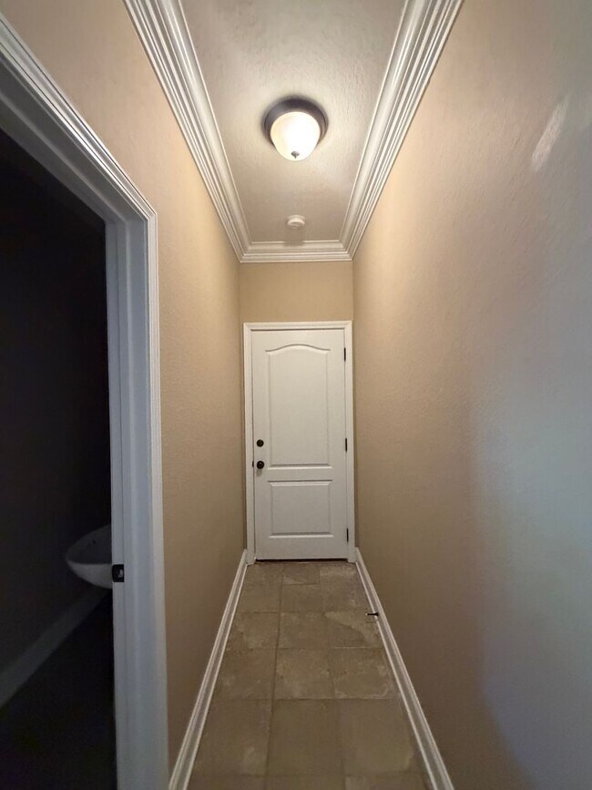 Building Photo - 266 Turnberry Circle