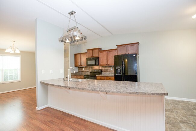 Building Photo - "Charming 3 Bed, 2 Bath Home in Spring Lak...