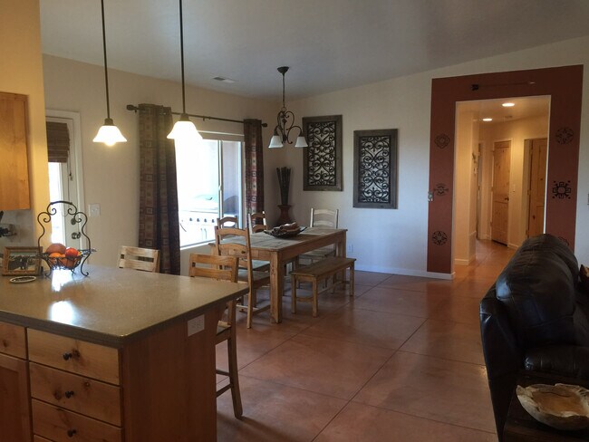 Building Photo - 3366 Oleander Ln