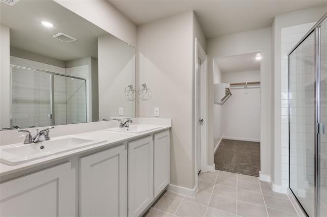 Building Photo - 601 Whispering Winds Trl