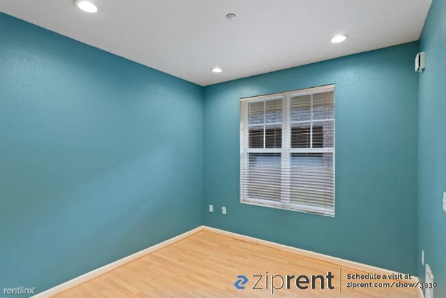 Building Photo - 1 br, 1 bath Condo - 1121 40th Street, Eme...