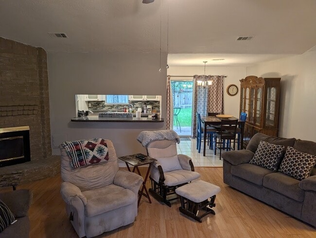 Building Photo - 9830 Thistle Trail Dr