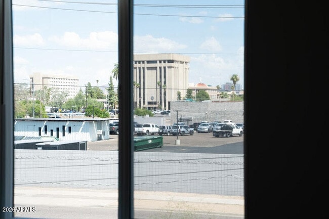 Building Photo - 2006 W Madison St