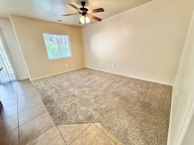 Building Photo - Fossil Hills #51-Beautiful town home near little valley