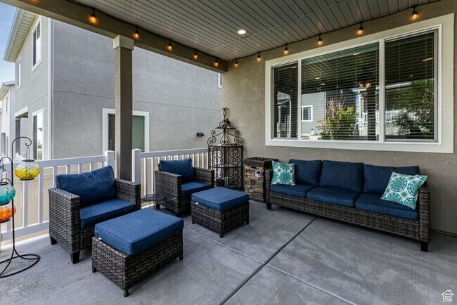 Building Photo - Awesome upgraded House w 2 car attached