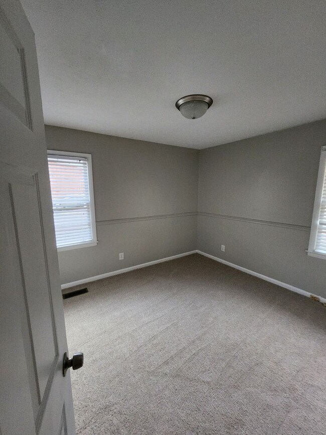 Building Photo - WELMAR