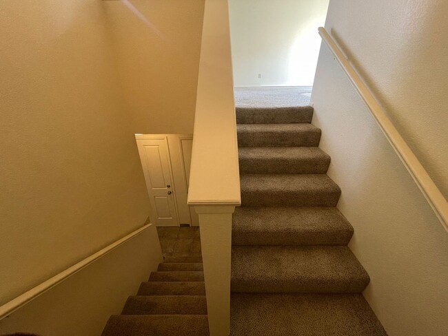 Building Photo - 540 S 5th St