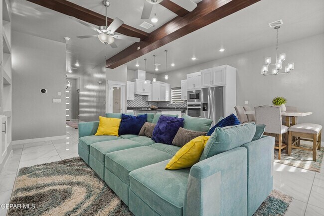 Building Photo - 2801 Tierra Garden Dr