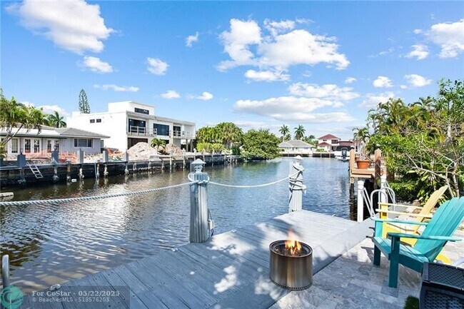 Building Photo - 2801 NE 59th St